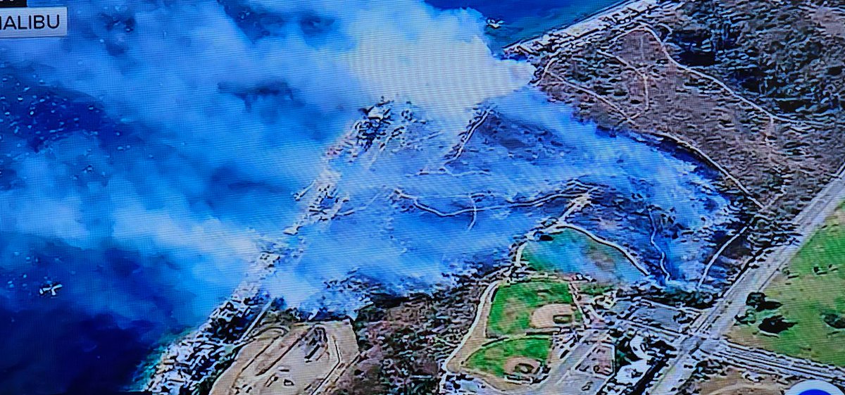 BroadFire Malibu one structure involved on the beach side