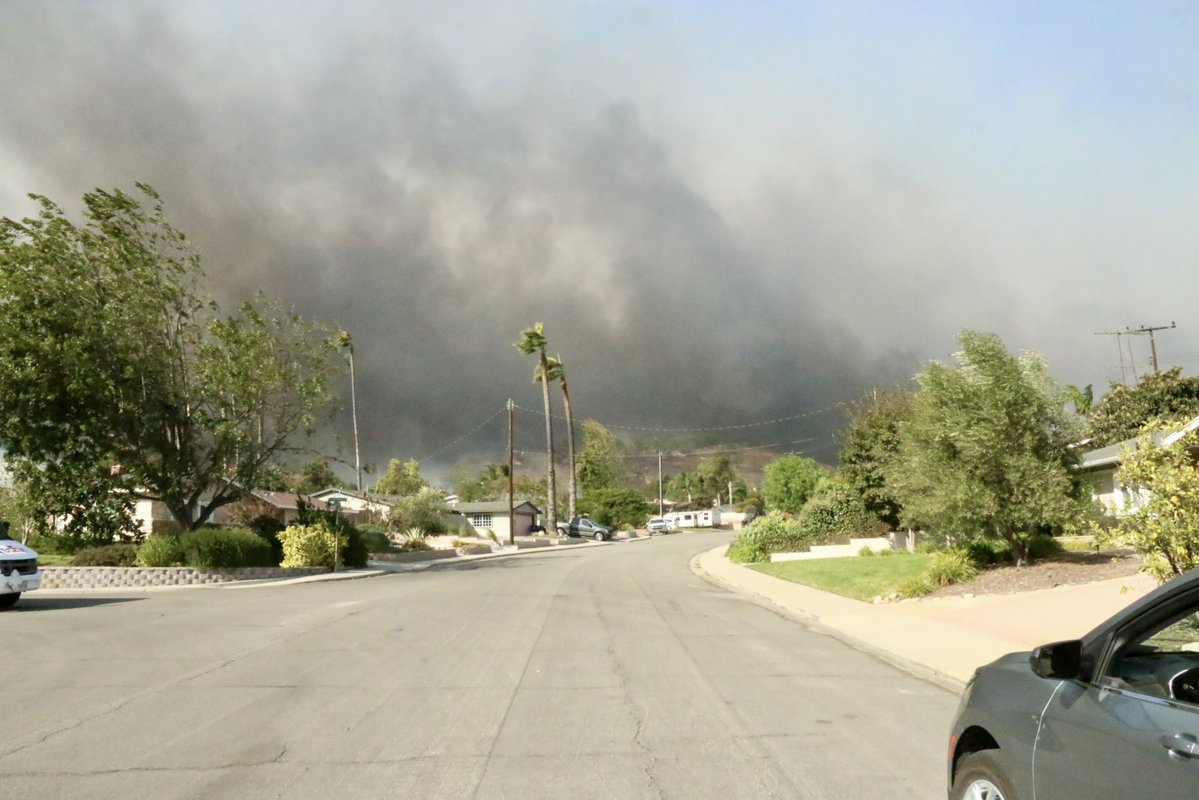 MountainFire 1500 plus acres in Ventura Cnty communities of Camarillo Springs & Somis. At least two possibly three major homes destroyed by fire others on hillsides threatened. Helicopters of limited use in fighting fire due to high winds and reduced visibility