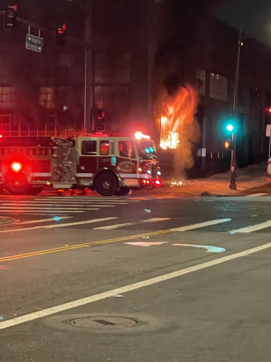 1-ALARM WAREHOUSE FIREThe San Francisco Fire Department is currently on-scene a one-alarm warehouse fire at Minnesota and Mariposa. This is a two-story commercial structure 