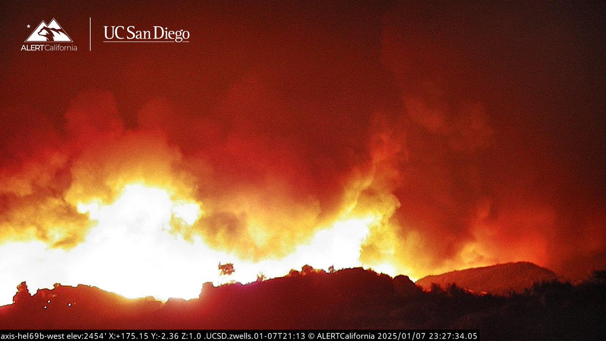 PalisadesFire The Fire has made it to Rustic Creek/Rustic Canyon Trail.The Fire continues to making a hard push to the West with the High winds,