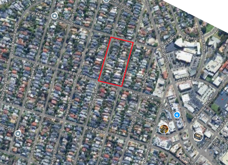 PalisadesFire 100's of homes lost, each one of these blocks hold 30 homes. Massive loss of homes in this area. Sunset blvd runs through the top right of the 2nd image