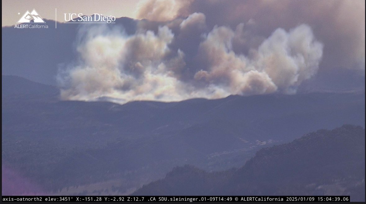 KennethFire MANDATORY EVACUATIONS requested North of Agoura Rd & East of Kanan rd.Also Oak Park High school. 