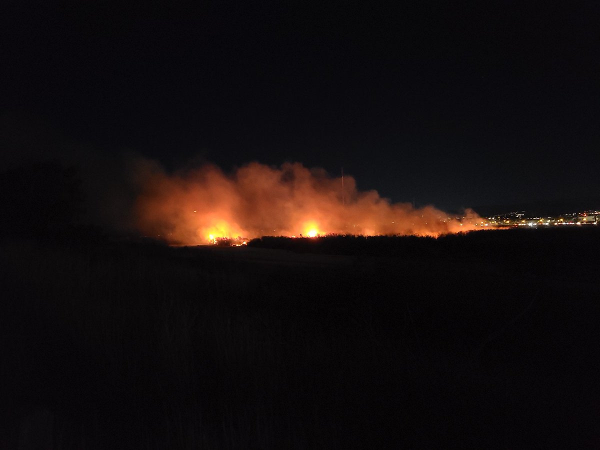 Fire Auto Fire in Ventura, California currently at 5 acres, in medium fuels with a moderate rate of spread. Approximately 75 firefighters are on the scene working to stop the forward spread of the fire.The fire is approximately 20 to 30 minutes away from reaching…