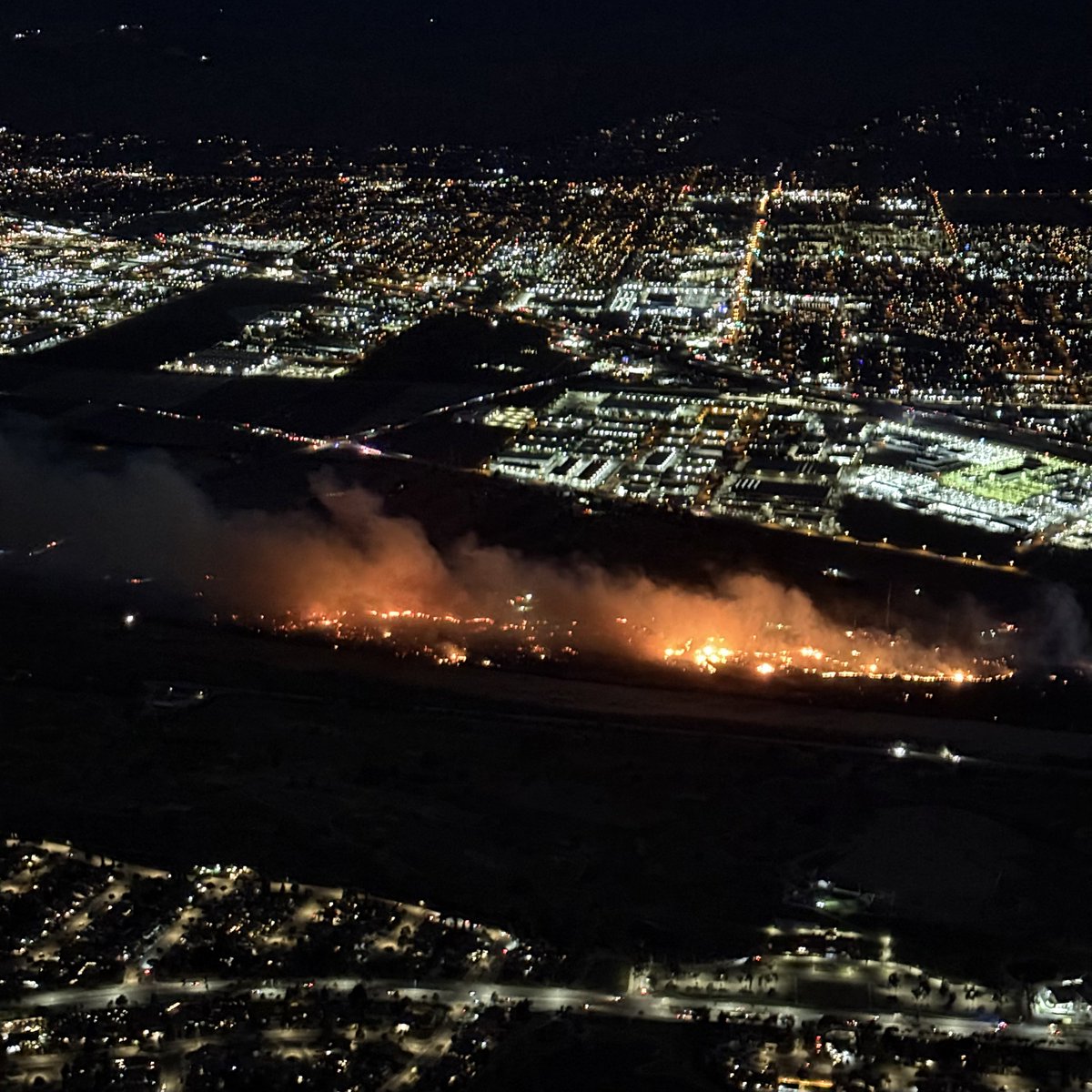 Ventura County Fire Department has slowed the forward progress of the AutoFire, which is fueled by 20-30mph winds and heavy fuel along the Santa Clara Riverbed, in between the Buenaventura and River Ridge golf courses, just west of the Victoria Ave bridge 