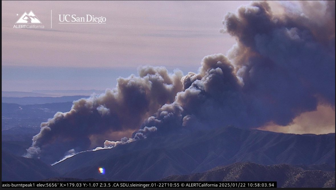 Evacuation warnings going out for Bitter Canyon,Charlie Canyon,Castaic Lake. HughesFire10 Strike teams & 10 Task Force’s requested along with 12 Water Tenders