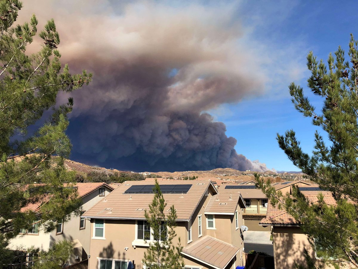 Santa Clarita, Hughes Fire. 500 acres activity burning with no containment. 5 freeway NB at Parker Rd Off Ramp and 5 freeway NB at Lake Hughes Rd off ramp will be shut down Per CHP