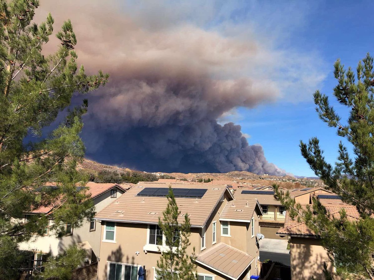 Santa Clarita, Hughes Fire. 500 acres activity burning with no containment. 5 freeway NB at Parker Rd Off Ramp and 5 freeway NB at Lake Hughes Rd off ramp will be shut down Per CHP