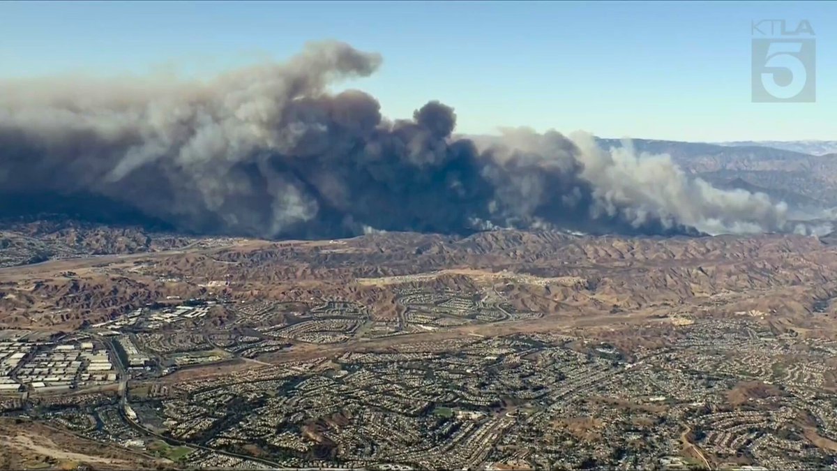 The HughesFire is approaching Castaic. Officials say 19,000 people have been forced to flee their homes. 