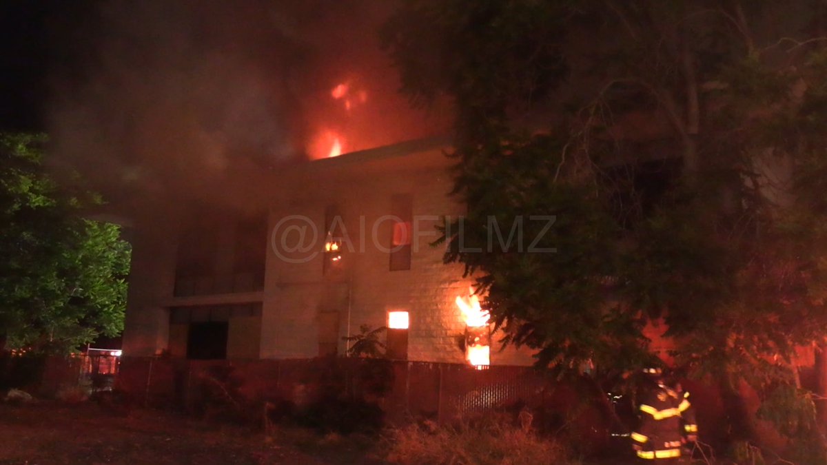 San Jose, CA : The San Jose Fire Department responded to a fire at a two-story building near the intersection of First Street and Bassett Street. The cause of the fire is currently under investigation and no injuries have been reported. 