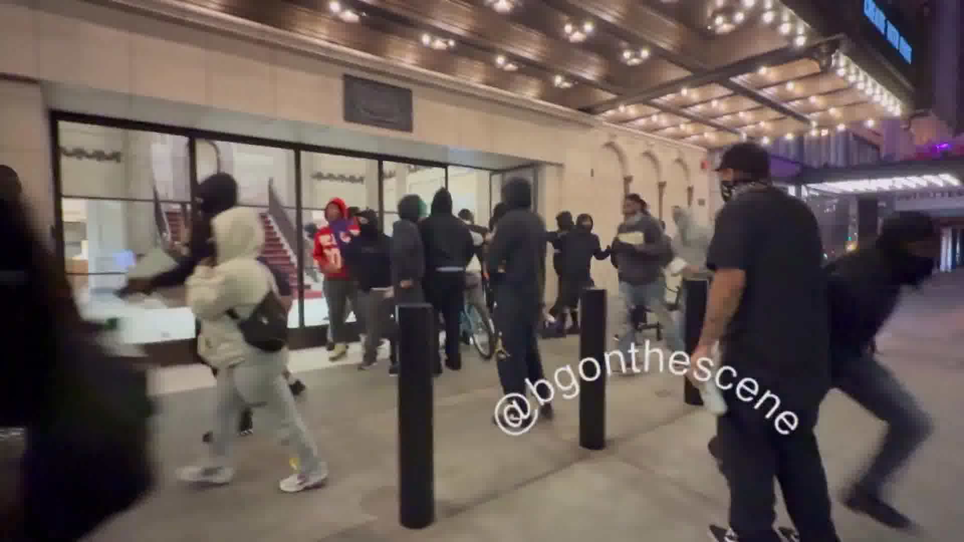 Apple Store in der Innenstadt von LA wird heute Abend geplündert