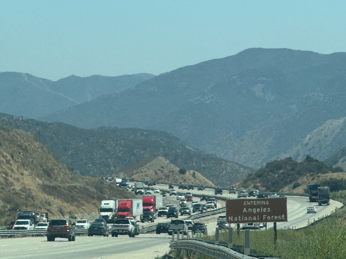 KingFire Road Closures  August 15,2025 Northbound Interstate 5 ALL lanes have been reopened.  Smokey Bear Rd. exits are closed in both directions