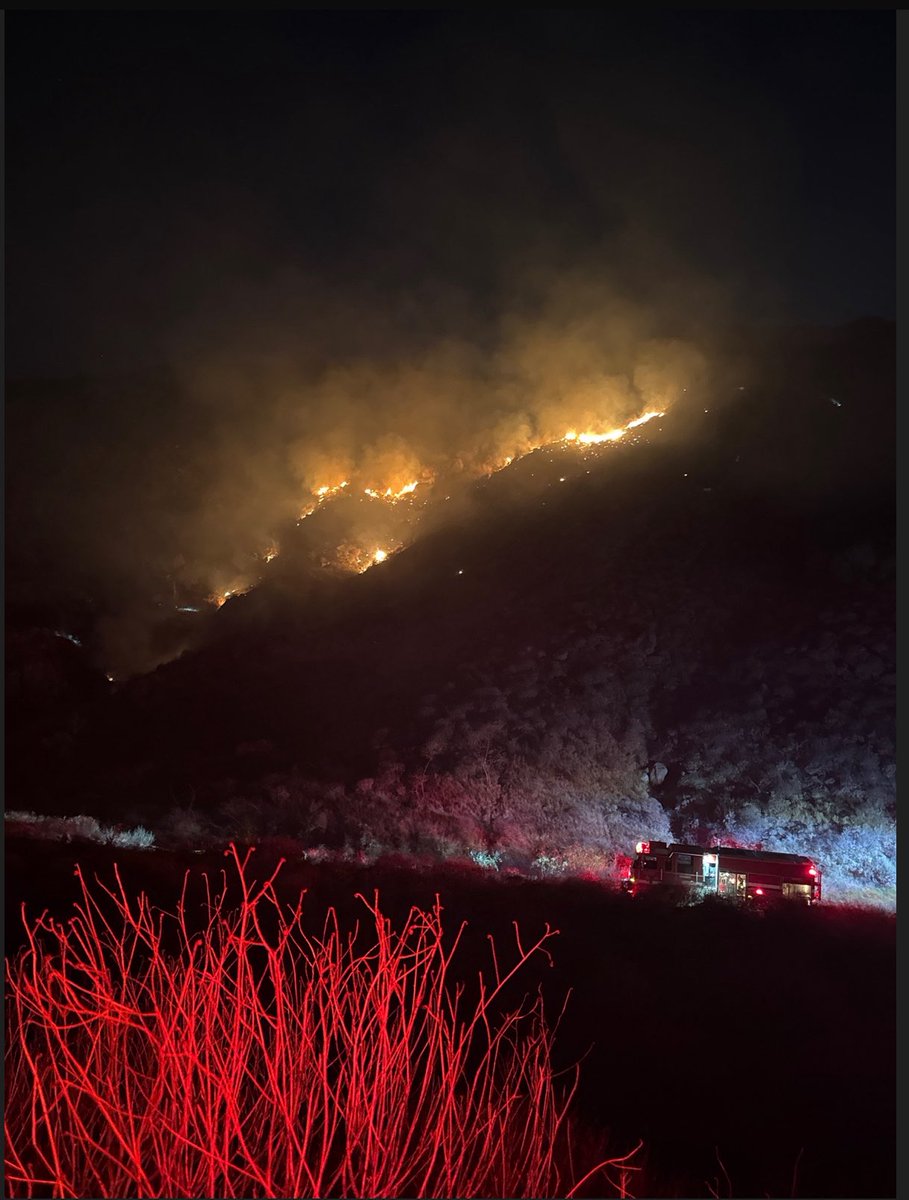Fontana / California The SierraFire is 2-5 acres with a moderate rate of spread.