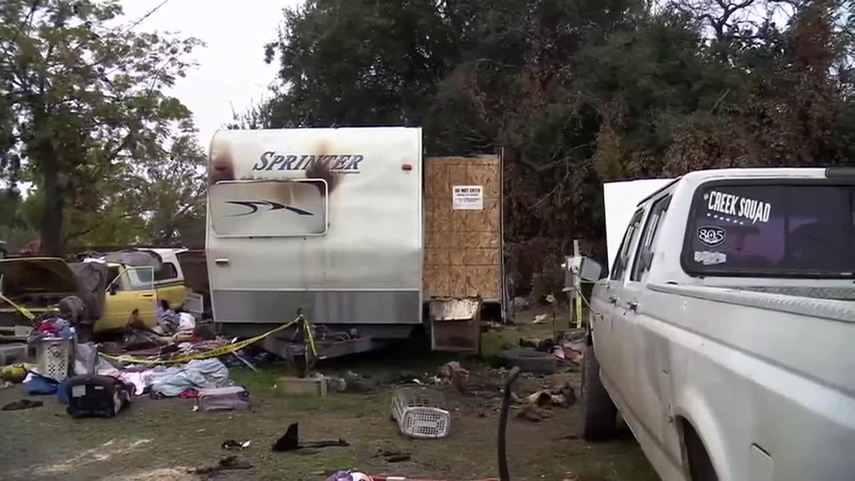 Father, 4 young children killed in trailer fire, authorities say