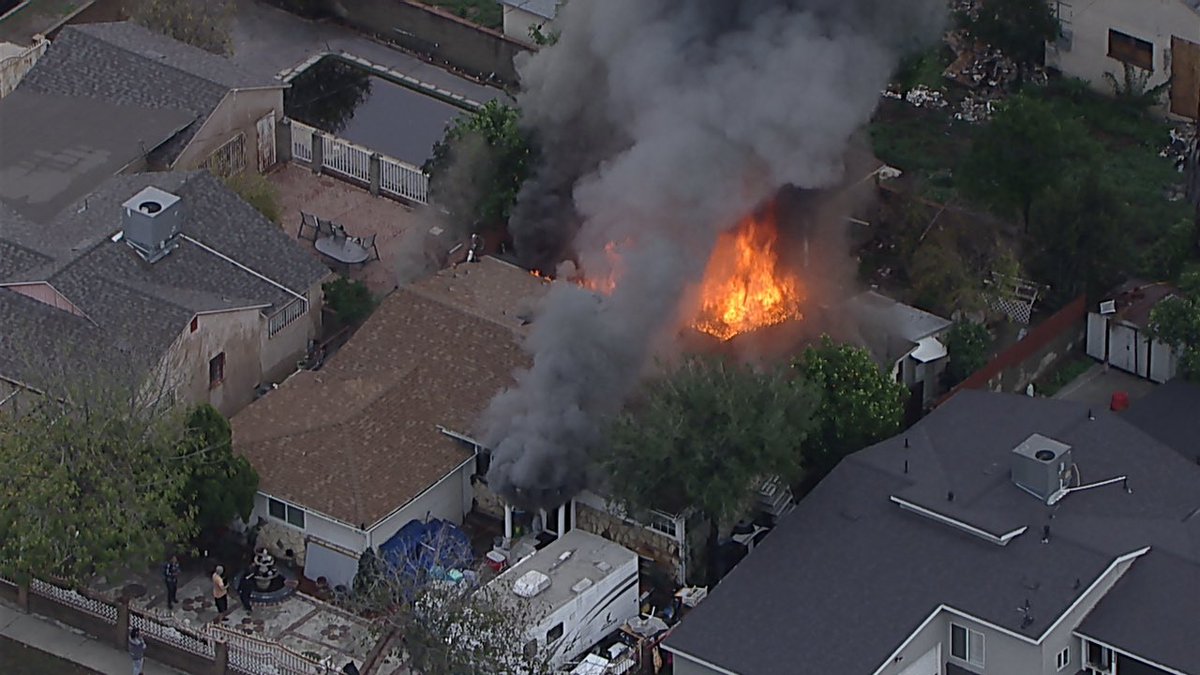 Arleta House Fire: 28 @LAFD firefighters battled the flames for about 20 minute at this one-story home in the 13000 block of W Reliance this morning. No injuries were reported. The fire appears to have started in the backyard and spread to the primary residence