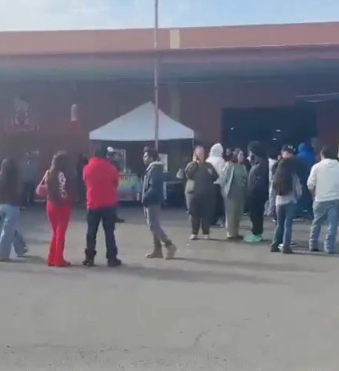 Two Killed at Stockton Flea MarketTwo individuals were reportedly shot and killed at the Stockton Flea Market on El Dorado Street. According to sources the two killed may have been the suspects who were attempting to rob the jewelry store.