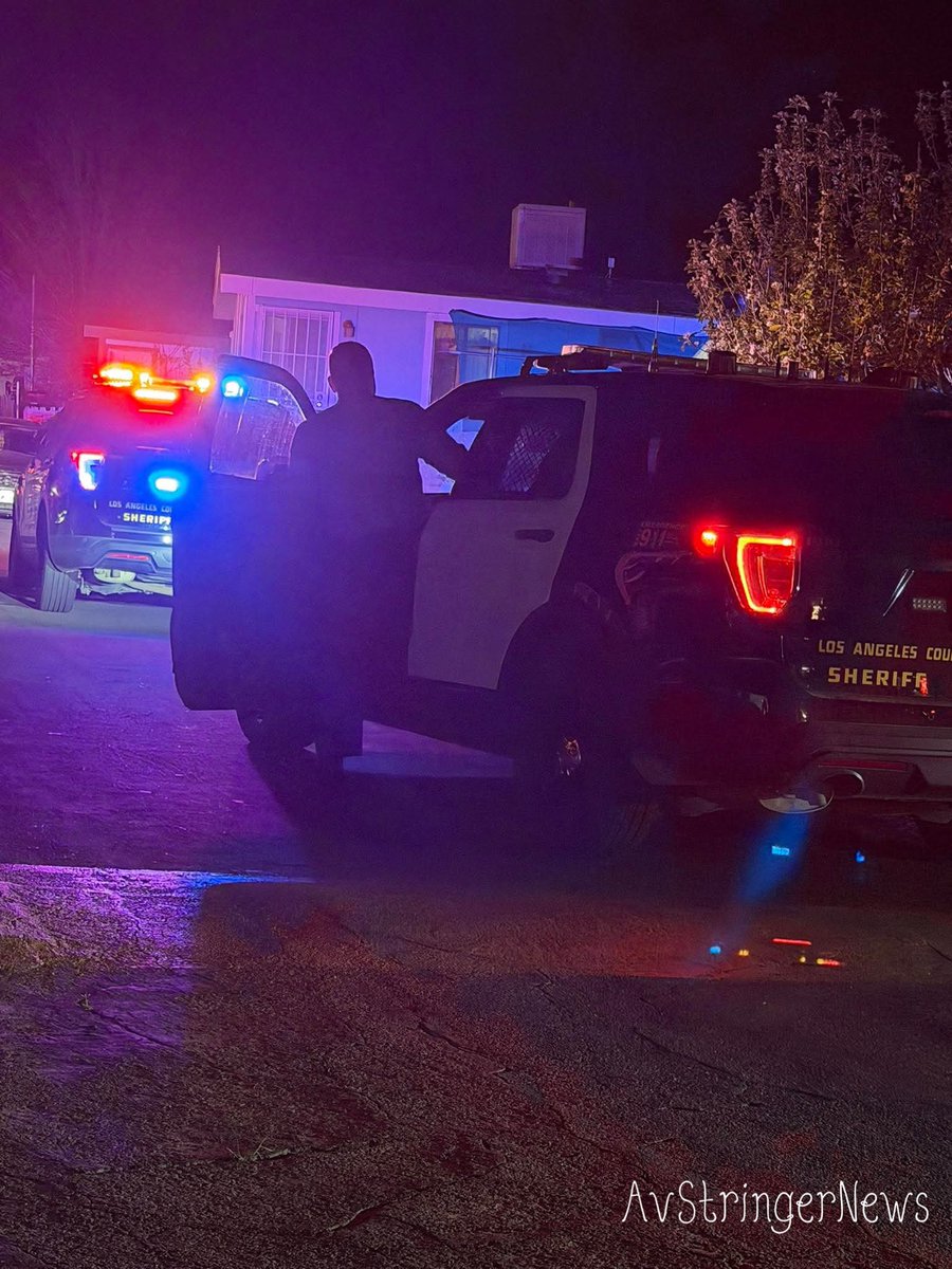 Lancaster,ca: 594(vandalism) 20th st e and ave I, at Golden Sands trailer park. Callers neighbor is armed with a hammer and smashed his neighbors windows and car windows. Subject now entered his trailer, deputies on scene requesting additional units