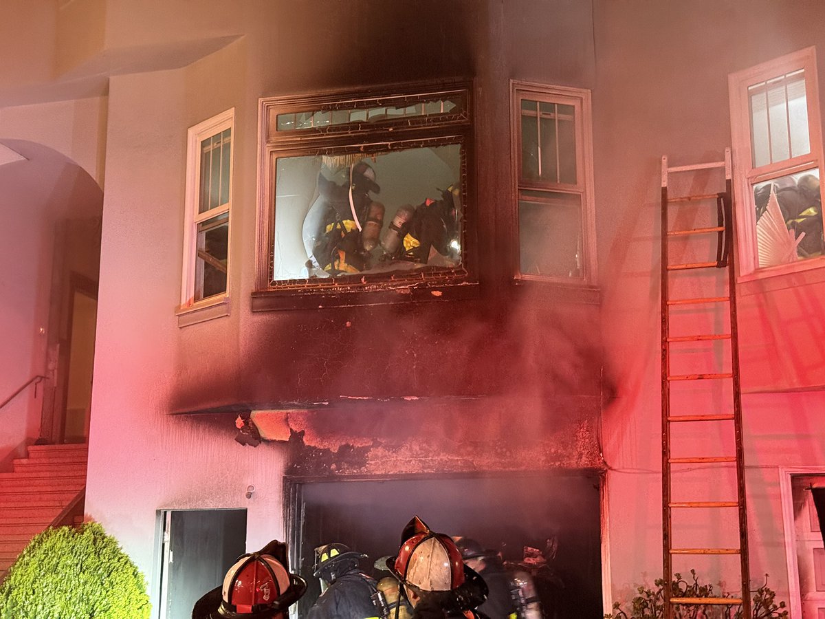 1 - ALARM FIRESan Francisco Fire is on the scene of a 1-alarm structure fire in the 30 block of Hemway Terrace. Initial reports fire in the garage. no injuries or displacements as on now. Please avoid the area of Hemway Terrace towards Fulton Street due to emergency vehicles