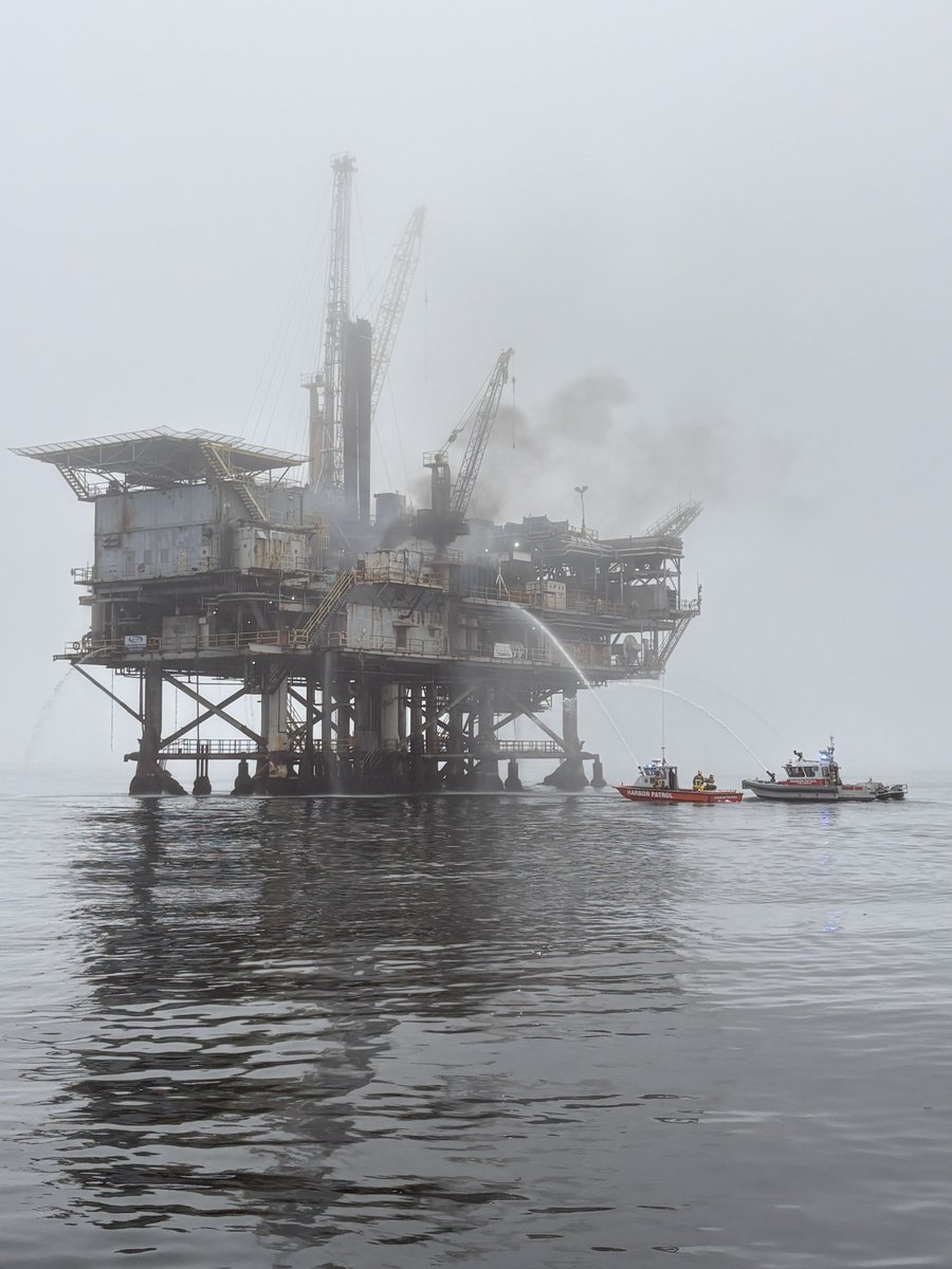 SantaBarbara / California One of the Oil Platforms off of the SB coastline has caught fire. Multi Agency Response to battle and contain the blaze. No injuries reported.USCG, SB Harbor Patrol, SB County Fire, SB City Fire & Ventura County Fire are responding to a fire on platform HABITAT 7.5nm off Santa Barbara. All 26 crew evacuated safely. A 1000 yard safety zone is in effect around the platform. s will be made as available