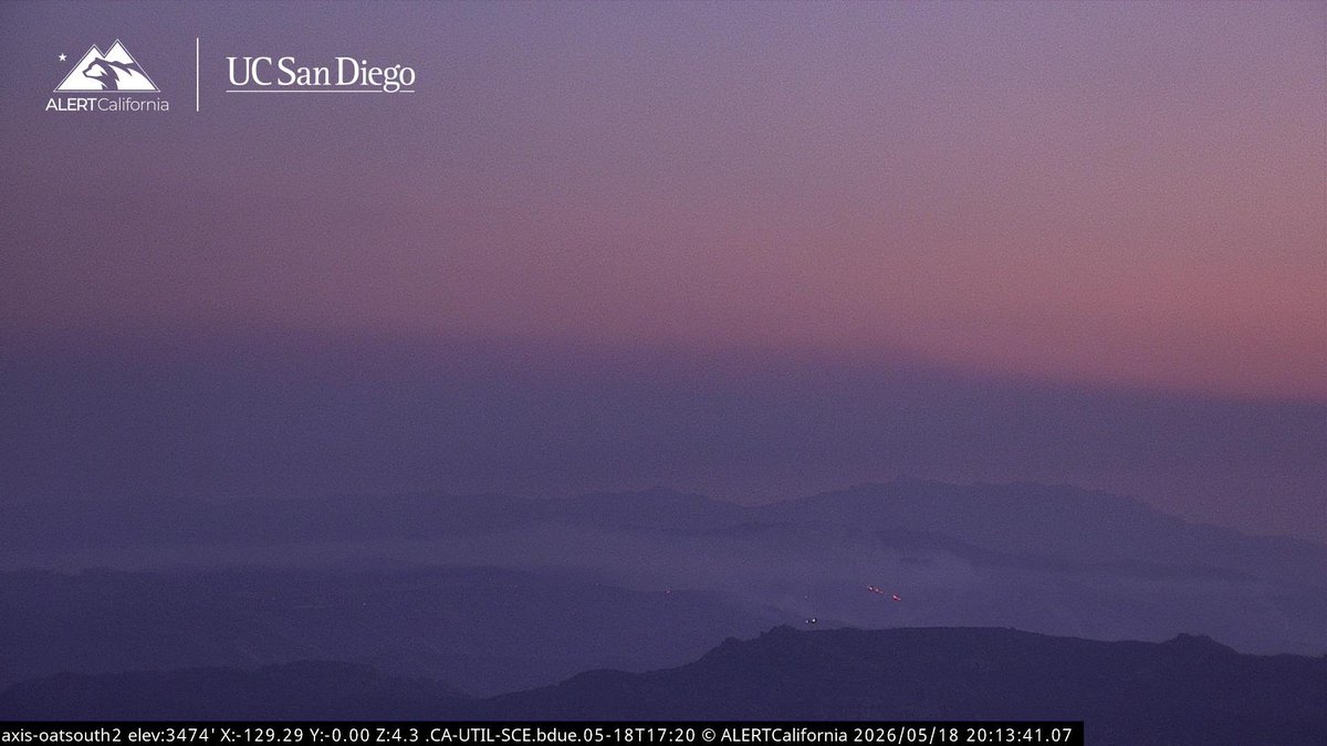 SandyFire Here’s a view of Mapped Perimeter 1,364 acres, at 6:56 PM. Haven’t heard much Radio Traffic except from Aircraft and Resources being Requested, Evacuation Orders and Warnings remain the same this Evening. An Intel Flight will map the Fire again tomorrow Morning. 