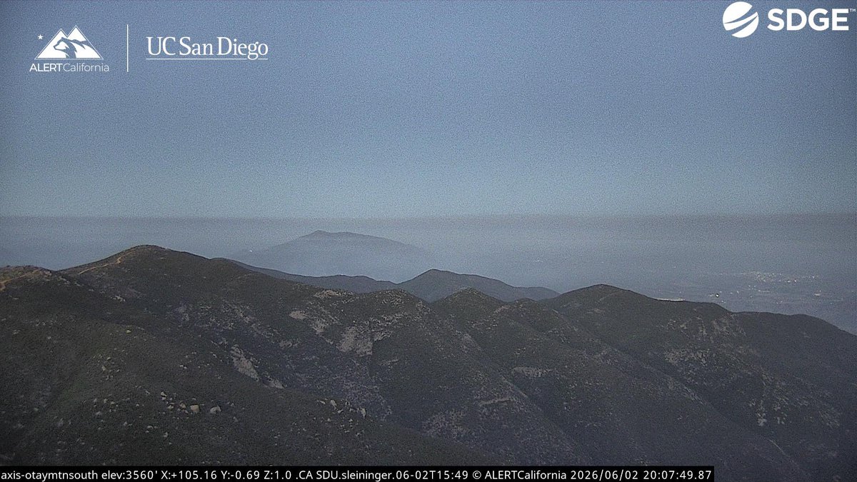 Border6Fire The Fire is 700 acres, 0% Containment, All Aircraft is Released. Air Attack 330 Requested 4 Air Tankers and 5 Helicopters Ready to Fly  