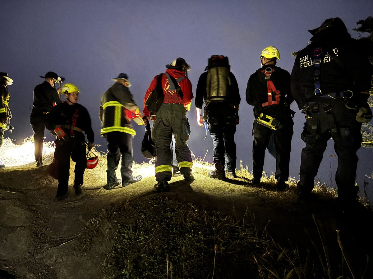 SAN FRANCISCO, CA – This is an update on the cliff rescue operation underway at Dead Man’s Point in San Francisco’s Presidio. The adult hiker is currently communicating with rescuers on the cliff top. SFFD technical rescue teams are using cell phone triangulation 
