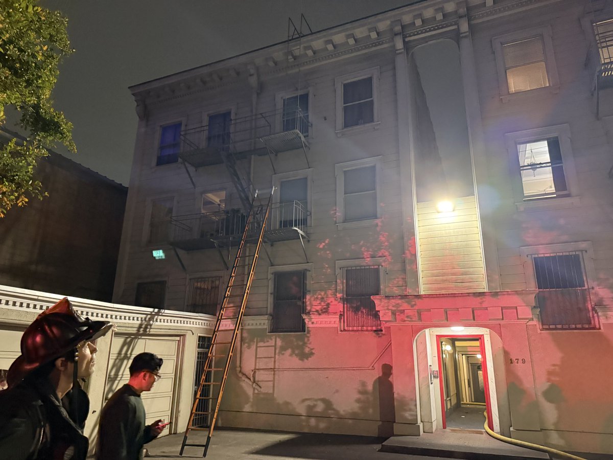 1 - ALARM FIRE San Francisco Fire is on the scene of a 1-alarm structure fire in the 100 block of Oak Street. Initial reports are of a fire on the third floor, contained to one room. At this time, No injuries have been reported. One person displaced.