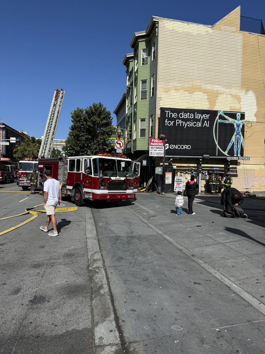 Broadway at Kearny SFFD responded to a one-alarm structure fire at Broadway and Kearny. Crews initiated a quick, aggressive interior attack and extinguished the fire. Exterior crews supported interior operations by opening up areas around theThe San Francisco Fire Department is currently on scene of a one-alarm structure fire in the 400 block of Broadway at Kearny. This fire involves a four-story mixed-use building that has residential units above commercial spaces