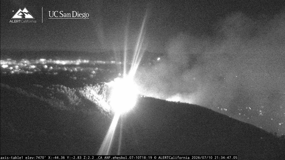 SummitFire The Acreage was Revised earlier to 2,581 after better Mapping. Helco Copter 4PJ and Copter 531 remain overhead, Copter 608 and Helitankers 47, 55 are Finished for Tonight. Final  for the Night.Here's the SummitFire Mapped at 2,676 acres by Air Attack 51, seems like OES Intel 24 is overhead though Mapping it again.