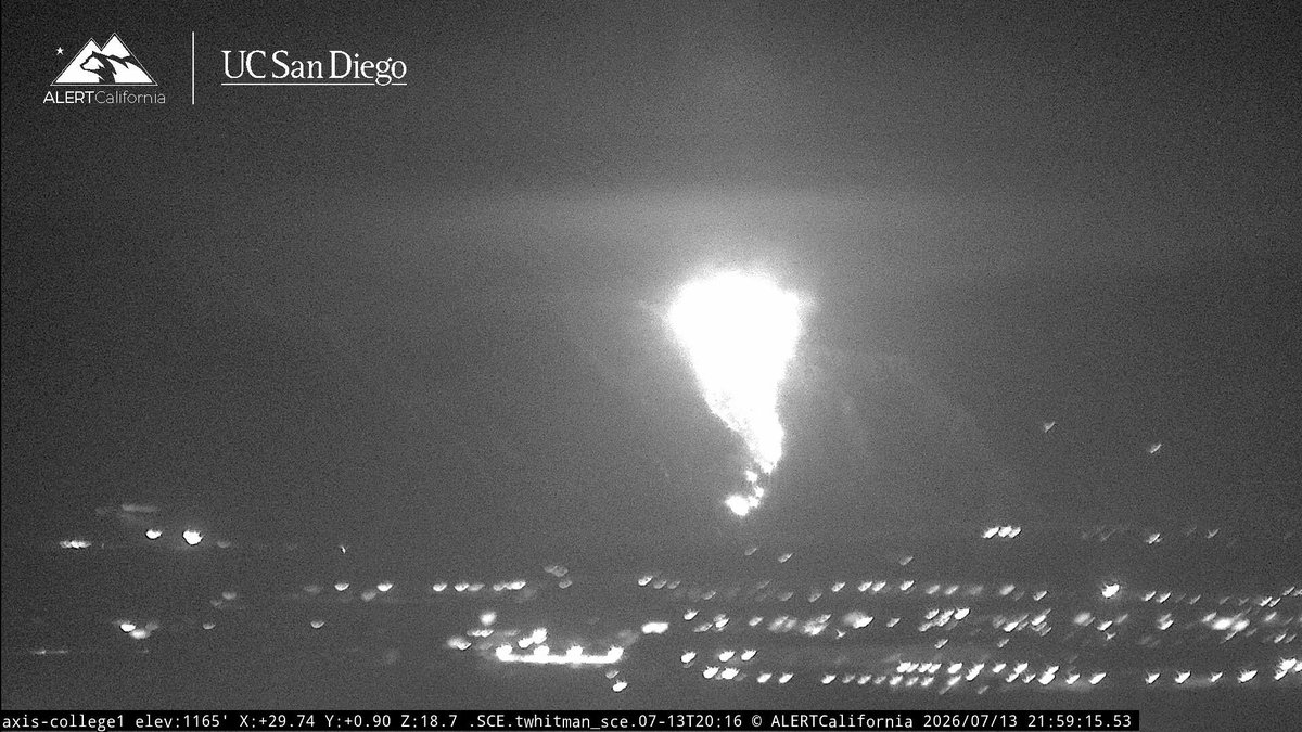 Current view of the ZebraFire the Right Flank just burned up another Drainage. Planning to Release Copters 18 and 21 and keep Helitanker 55, they'll revaluate in another hour depending on conditions if they should keep the Helitanker or Order additional Copters. 