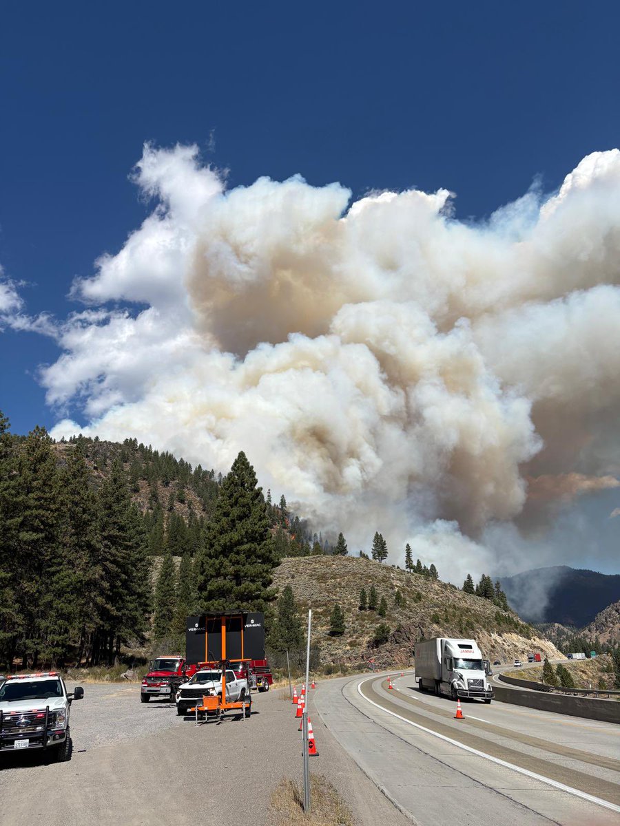 Crews are responding to the FloristonFire. I-80 Westbound at the state line is currently closed .TMFR is monitoring a fire along I-80 near Floriston with a rapid rate of spread in medium/heavy fuels 